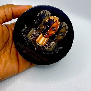 Juvia’s Place The Heroine Glow 1 Highlighter